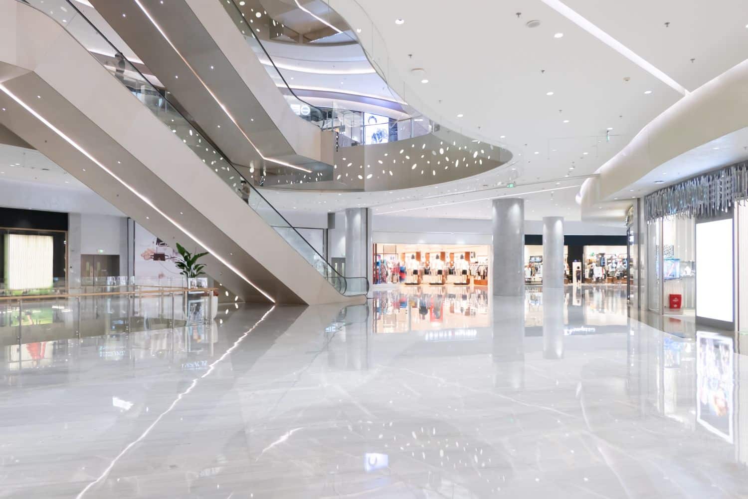 epoxy resin floor in shopping centre